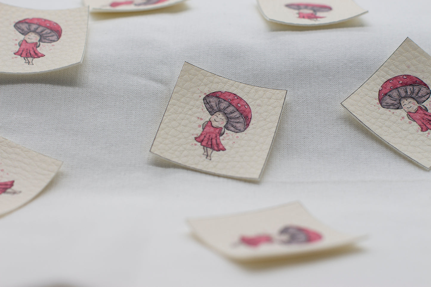 Label farbig, Pilzdame